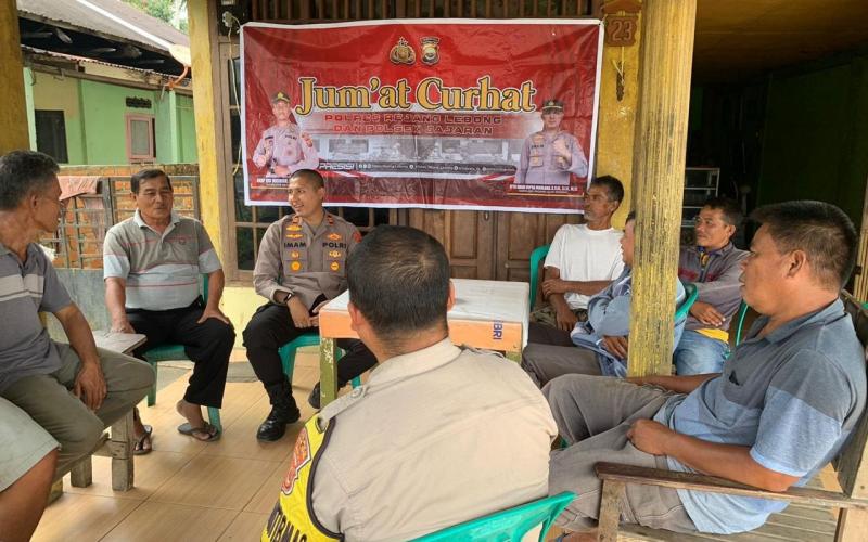 Jumat Curhat Bersama Warga, Personel Polsek Padang Ulak Tanding Tampung Aspirasi Warga 