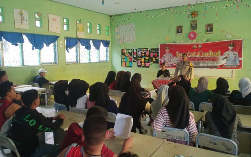 Laksanakan Kegiatan Jumat Curhat, Polsek Kotapadang Tampung Aspirasi Warga 