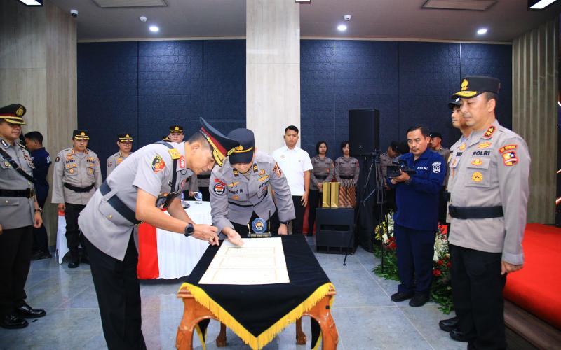 Irjen Sandi Pimpin Sertijab PJU Baru Humas Polri