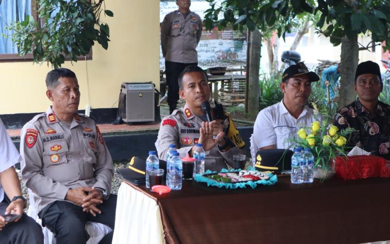 Kapolres Rejang Lebong Gelar Program Jumat Curhat Bersama Kelompok Peternak Lebah di Sindang Beliti Ilir