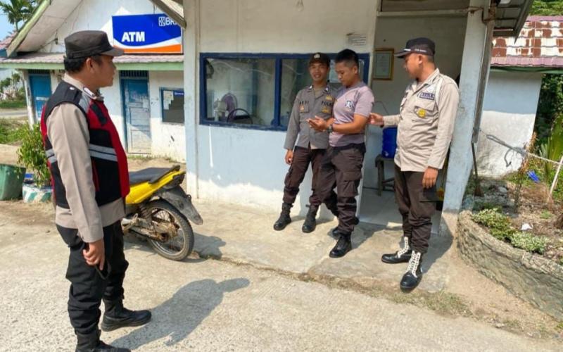Pelihara Sitkamtibmas, Personel Polsek Nasal Patroli Rutin di Seputaran Wilkum 
