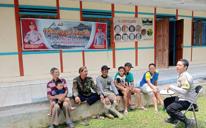 Polsek Sindang Kelingi Gelar Kegiatan Minggu Kasih Bersama Bhabinkamtibmas Sampaikan Pesan Kamtibmas 