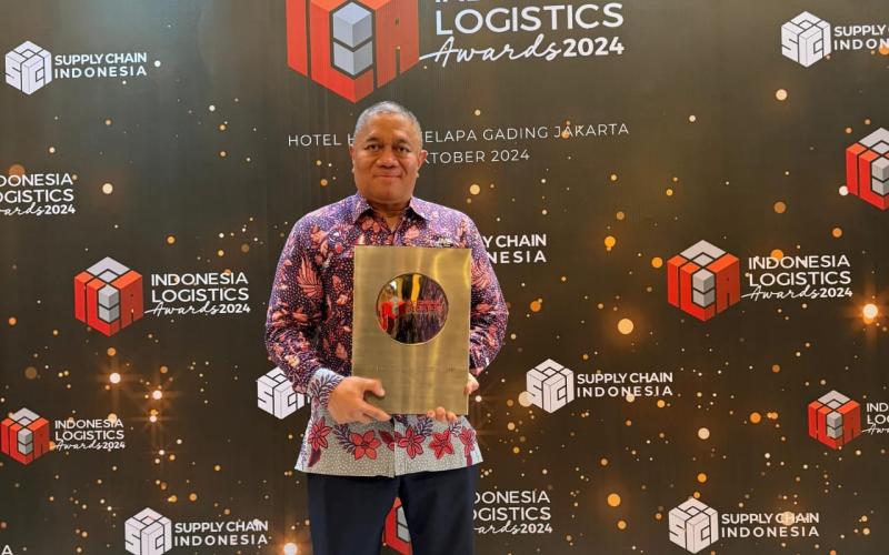 JNE Kembali Raih Penghargaan Courier of The Year di Indonesia Logistic Awards 2024  