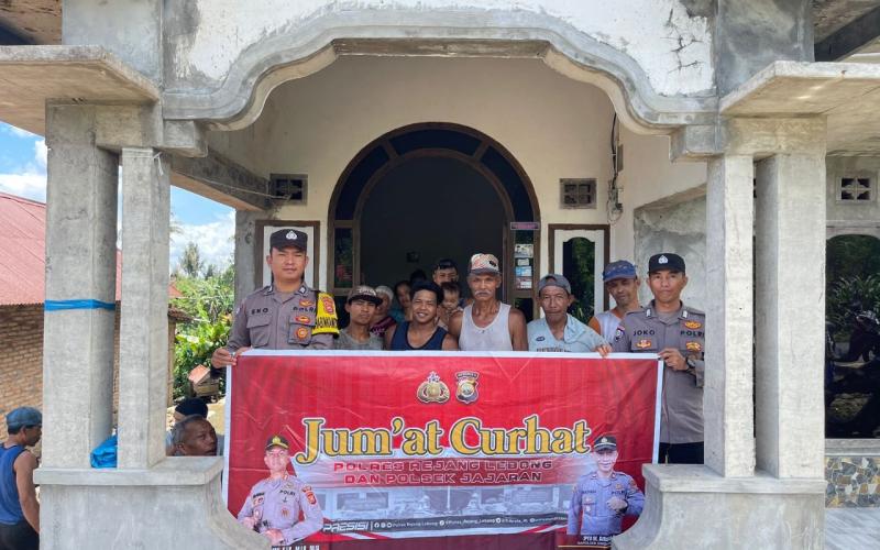 Polsek Sindang Dataran Gelar Kegiatan "Jumat Curhat" Bersama Bhabinkamtibmas untuk Tingkatkan Keamanan dan Kenyamanan Warga