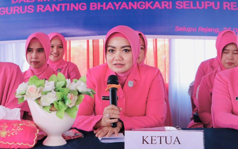 Ketua Bhayangkari Cabang Rejang Lebong Gelar Tatap Muka dengan Pengurus Bhayangkari Ranting Selupu Rejang