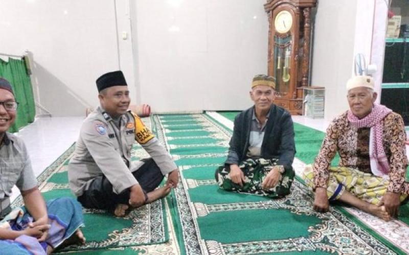 Cooling System Pilkada 2024, Polres Rejang Lebong Melaksanakan Subuh Keliling Di Masjid Al – Fath Kecamatan Padang Ulak Tanding