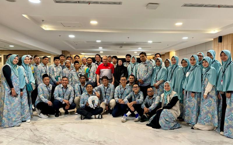 JNE Berangkatkan 559 Karyawan Ibadah Umrah 