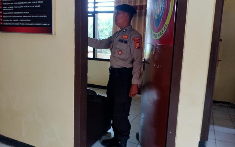 Piket Yanmas Regu II Lakukan Pengecekan dan Kontrol Instalasi Listrik di Mako Polsek Nasal