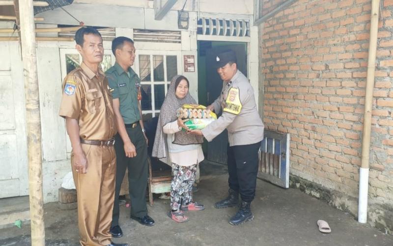 Cooling System Pilkada 2024, Polsek Selupu Rejang Hadirkan Bansos Selasa Rabu Berbagi