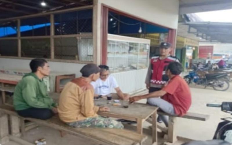 Polsek Talo Polres Seluma Polda Bengkulu melakukan kegiatan Patroli Sambang ke Pemukiman dan aktifitas kegiatan Masyarakat dalam rangka Himbauan Kamtibmas 