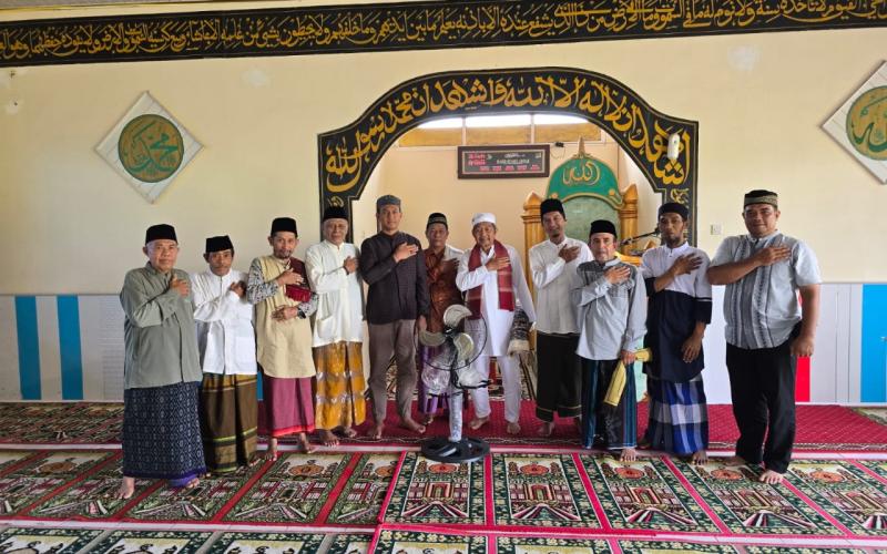 Kapolres Rejang Lebong Laksanakan Sholat Jumat dan Dialog Kamtibmas di Masjid Riyadhul Jannah