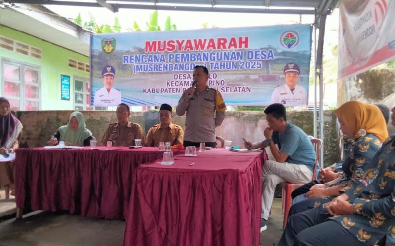 Kanit Binmas Polsek Pino Hadiri MusrenbangDes 2025 di Desa Sebilo, Dorong Sinergi dalam Pembangunan Desa