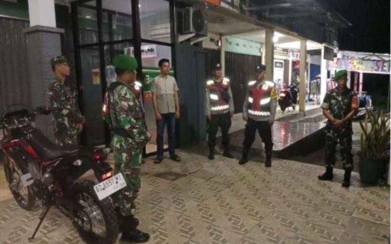 Sinergitas TNI-POLRI, Patroli Gabungan Polsek Talo dan Koramil 0425-02 Talo untuk Kamtibmas Kondusif