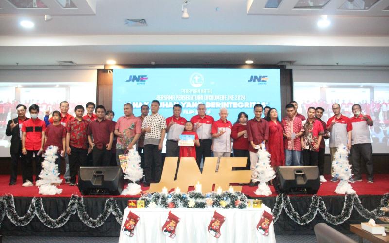 JNE Sambut Natal 2024 dengan Melesat Antar Kebahagiaan yang Penuh Cinta dan Kasih