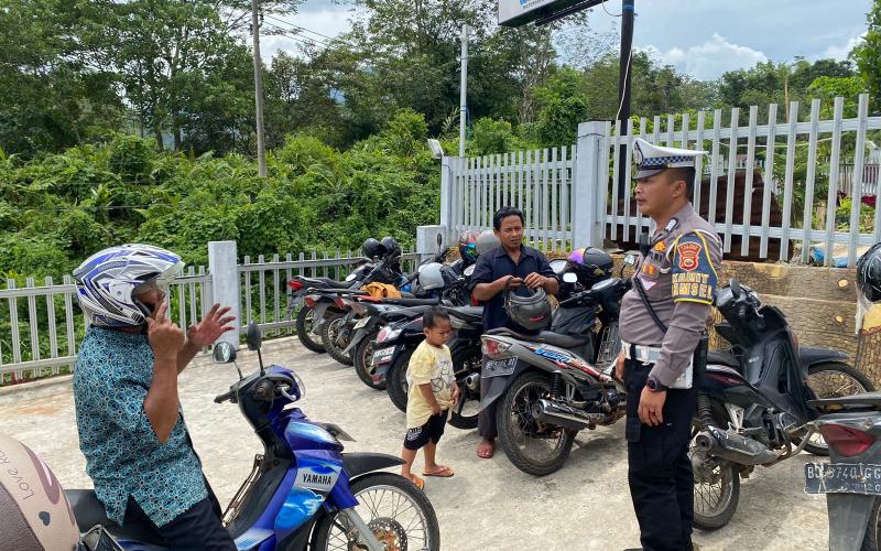 Unit Kamsel Satlantas Polres Lebong Gelar Penerangan Keliling di Wisata Kolam Renang Wahana 88