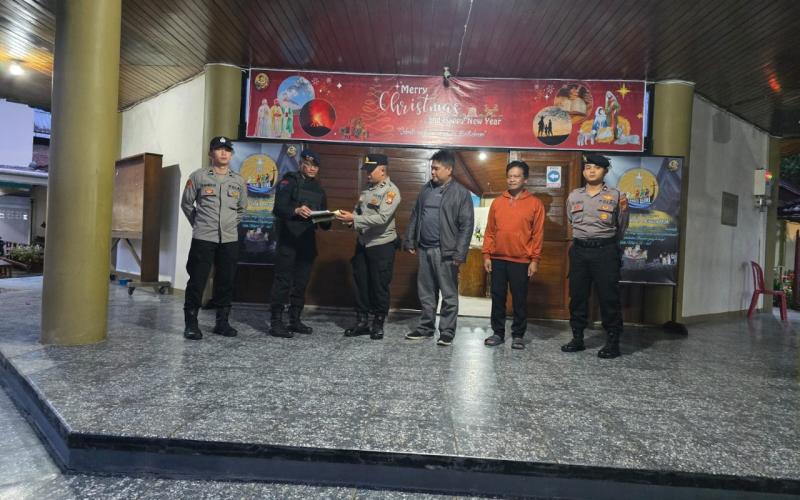 Polres Rejang Lebong Pastikan Keamanan Gereja dengan Sterilisasi Jelang Ibadah Tahun Baru 2025