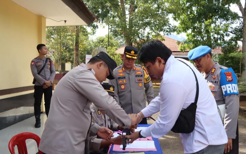 Kapolres Lebong Pimpin Pemeriksaan Senpi Personel