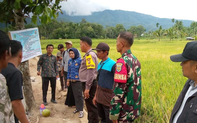 Tingkatkan Koordinasi, Bhabinkamtibmas Polsek Lebong Selatan Hadiri Monev DD dan ADD di Desa BunginTingkatkan Koordinasi, Bhabinkamtibmas Polsek Lebong Selatan Hadiri Monev DD dan ADD di Desa Bungin