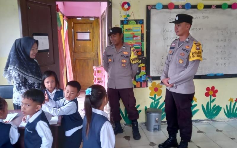 Polsek Maje Gelar Police Go to School di TK Dharma Wanita Desa Tanjung Baru