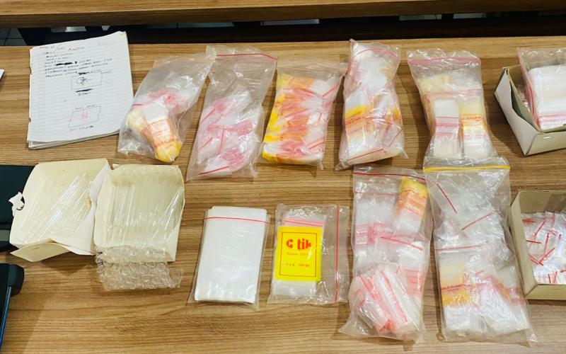 Tim Gabungan Polda Bengkulu dan Polres Rejang Lebong Grebek Kampung Narkoba, Amankan 10 Tersangka dan Puluhan Mesin Judi Jackpot Bar-bar