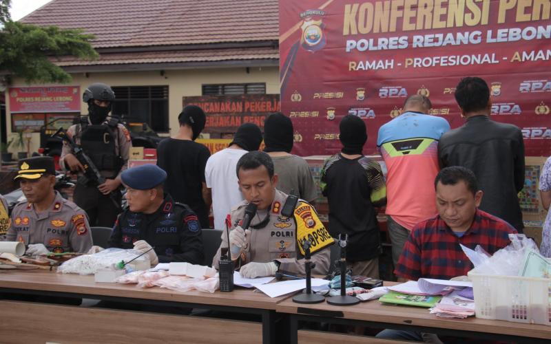 Polres Rejang Lebong Gagalkan Peredaran Narkoba dan Judi Ilegal, Sita Mesin Jackpot dan Narkotika di Binduriang