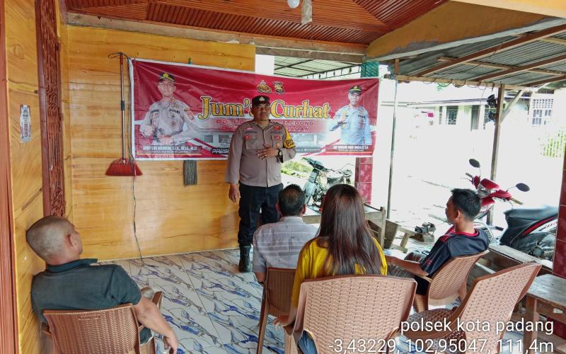 Polsek Kotapadang Gelar "Jumat Curhat" di Desa Durian Mas