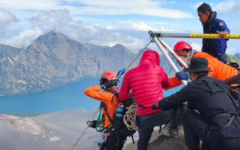 Tim SAR Gabungan Hadapi Medan Ekstrem dalam Misi Penyelamatan Pendaki Asal Brasil di Rinjani