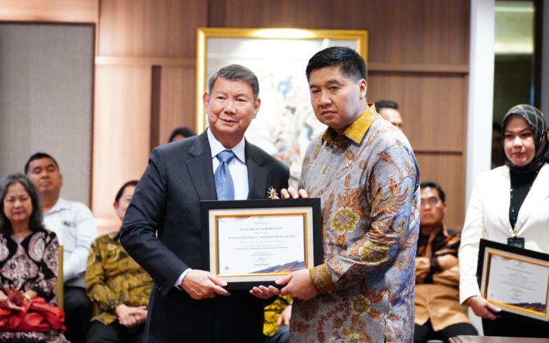 Dukungan Polri pada Program 3 Juta Rumah Subsidi Diganjar Penghargaan dari Menteri PKP