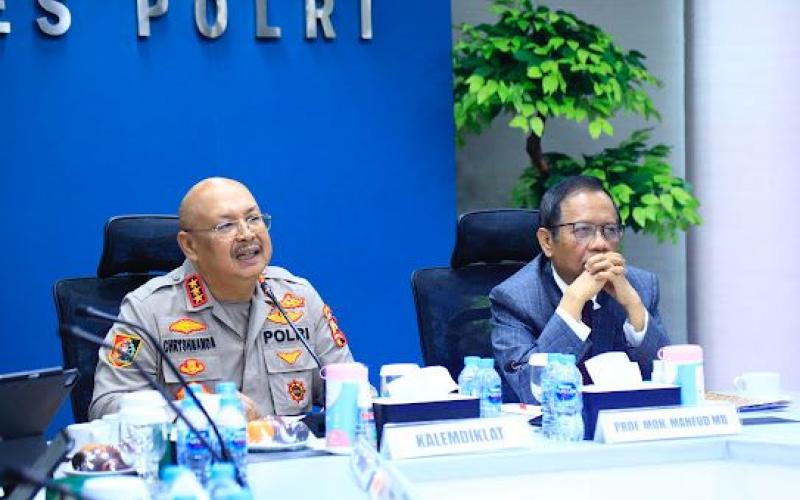 Polri Teguhkan Moral dan Profesionalisme Pasca Krisis, Gandeng Prof. Mahfud MD dan Komjen Chryshnanda