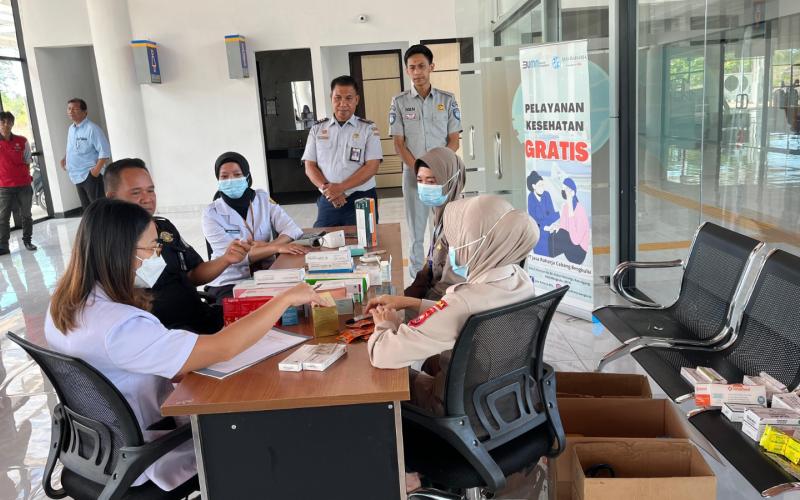 Perdana Digelar di Terminal Air Sebakul, Jasa Raharja Laksanakan Pemeriksaan Kesehatan Gratis untuk Pengemudi & Penumpang