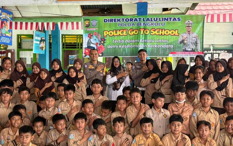 Police Go To School : Ditlantas Polda Bengkulu Gelar Sosialisasi di SDN 79 Kota Bengkulu