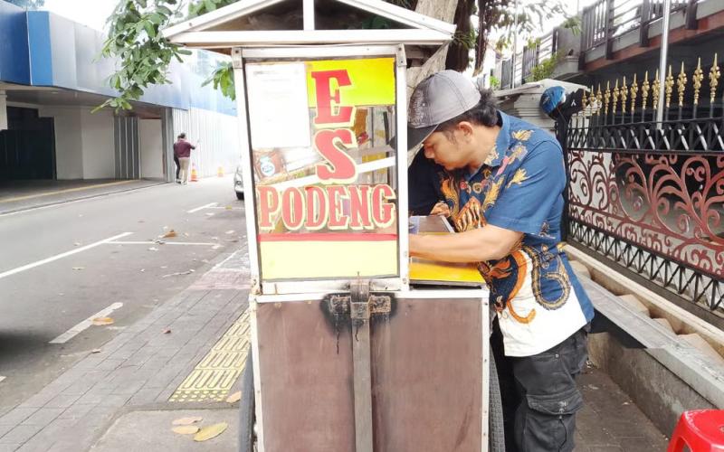 Pedagang UMKM di Sekitar BRI Region 6/Jakarta 1 Rasakan Manfaat dan Keuntungan Transaksi Menggunakan QRIS BRI