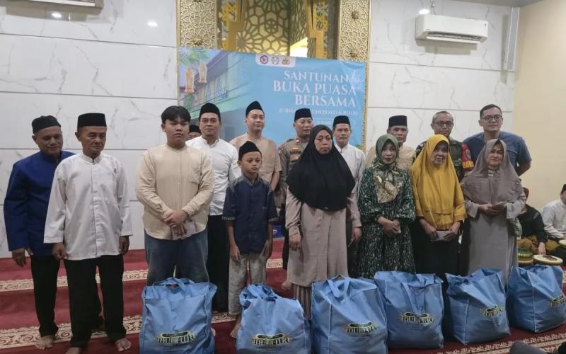 Polri bersama jurnalis beri santunan untuk 100 anak yatim piatu
