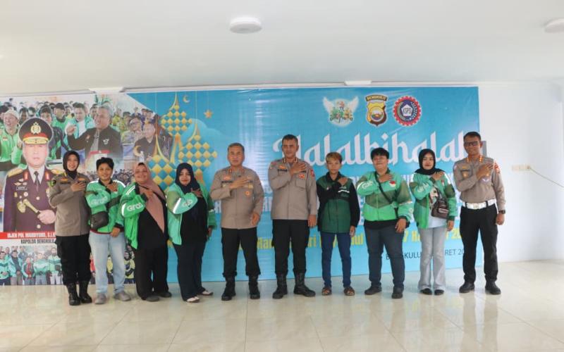 Eratkan Silaturahmi, Kapolda Bengkulu Temui Ojol dan Buruh dalam Momen Halal Bihalal