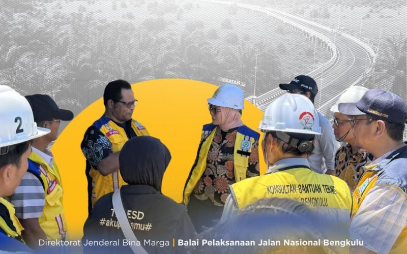 BPJN Bengkulu bersama jajaran teknis melaksanakan pendampingan kegiatan monitoring dan evaluasi (monev) infrastruktur jalan nasional yang dilakukan oleh Anggota Komisi V DPR RI, Erna Sari Dewi /Foto : BPJN Bengkulu 