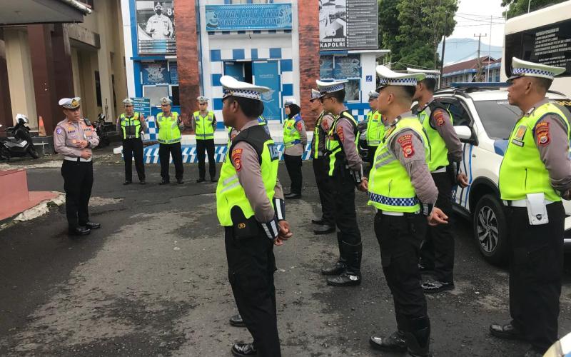 Kasat Lantas Baru Pimpin Apel Perdana, Tekankan Disiplin dan Pelayanan Humanis