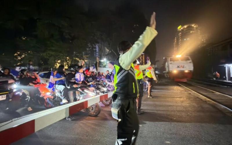 Antisipasi Pawai Kemenangan PERSIB, KAI Daop 2 Bandung Imbau Pelanggan Datang Lebih Awal ke Stasiun