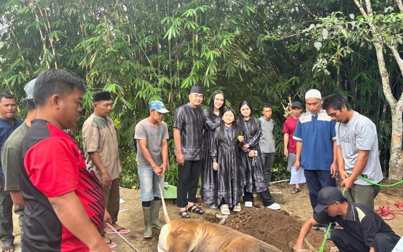  Polres Lebong Salurkan Qurban 6 Ekor Sapi Untuk Masyarakat