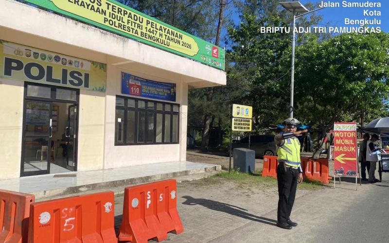 Personel Satlantas Polresta Bengkulu Laksanakan Pengaturan Lalu Lintas di Pos Pantai Panjang, Wujudkan Kamseltibcar Lantas yang Kondusif