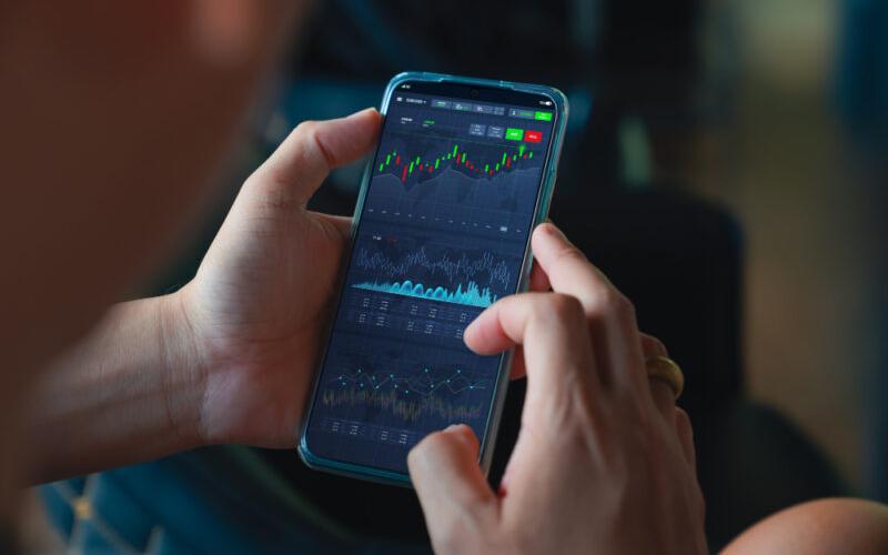 Apa Itu Social Trading? Cara Kerja dan Keuntungannya