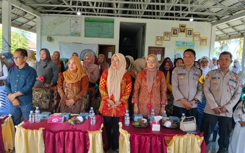 Bhabinkamtibmas Polsek Nasal Hadiri Pelepasan Siswa TK Negeri Pembina Nasal 