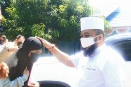 Suci Afriyani mengucapkan terimaskasih dihadapan Walikota Helmi Hasan.
