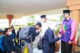 H Ansar Ahmad Sambut Kafilah Qori dan Qori'ah  Kepri