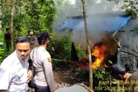 Dihancurkan Polisi, Gubuk Pesta dan Transaksi Sabu Dibakar