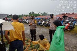 Sambang Pasar, Polres Seluma Gelar Binluh Prokes dan Pencegahan Curanmor