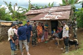 Perjuangan Bhabinkamtibmas Polsek Bengko dan Tim Nakes Menjangkau Dusun Talang Sawah Untuk Vaksinasi