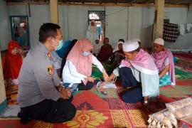 Kapolsek Lubuk Pinang Bersama Tim Kesehatan Puskesmas Cek Kesehatan Jemaah Suluk Tarekat Naqsabandiyah