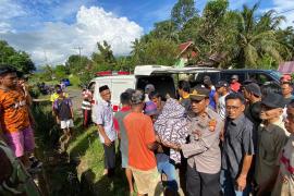 Kapolsek Kerkap Bantu Evakuasi Korban Tenggelam yang Meninggal Dunia