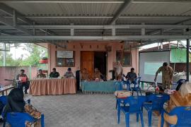 Bhabinkamtibmas Hadir Dalam Rembuk Penanganan Stunting Desa Sukaraja Kecamatan Seginim 