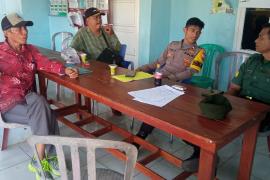 Bentuk Sinergitas Tni-Polri Sambang Warga Desa Padang Burnai, Berikan Imbauan   